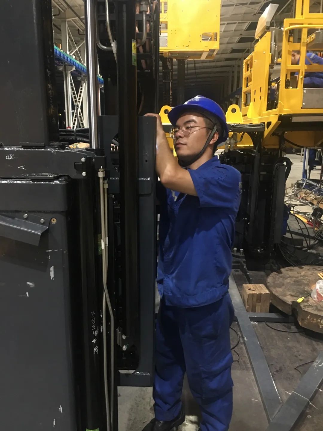 为铁路运输保驾护航!球友会体育-球友会体育(中国)官方在线
智能自主研制首套三平台作业装置成功交付