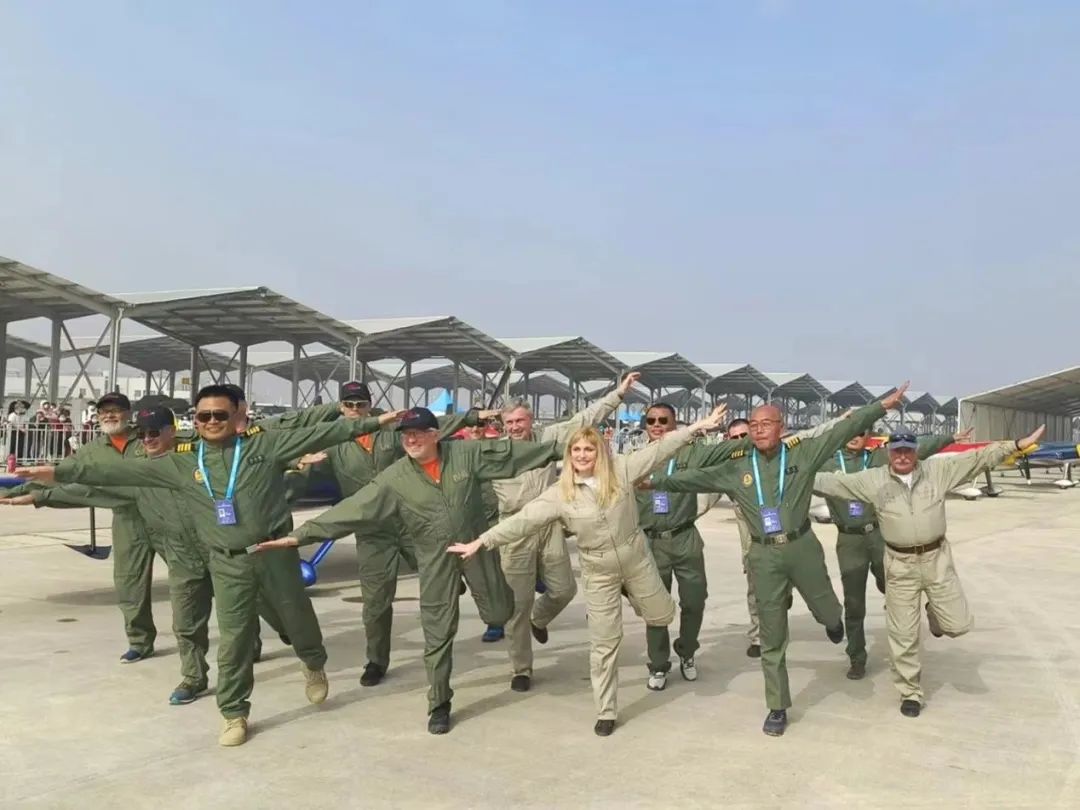逆势飞翔！球友会体育-球友会体育（中国）官方在线
航空携手合作伙伴亮相2022南昌飞行大会