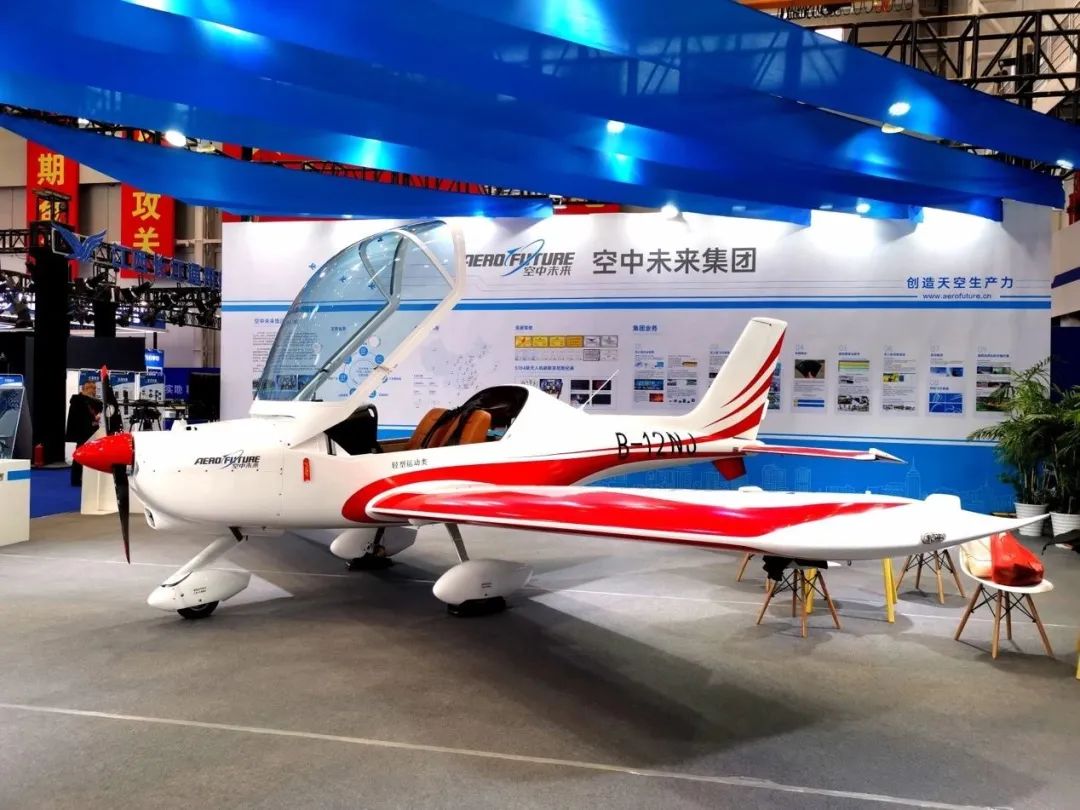 逆势飞翔！球友会体育-球友会体育（中国）官方在线
航空携手合作伙伴亮相2022南昌飞行大会