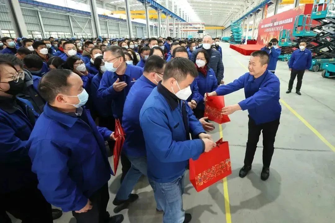 莫道君行早，更有早行人！球友会体育-球友会体育（中国）官方在线
智能癸卯兔年开工大吉