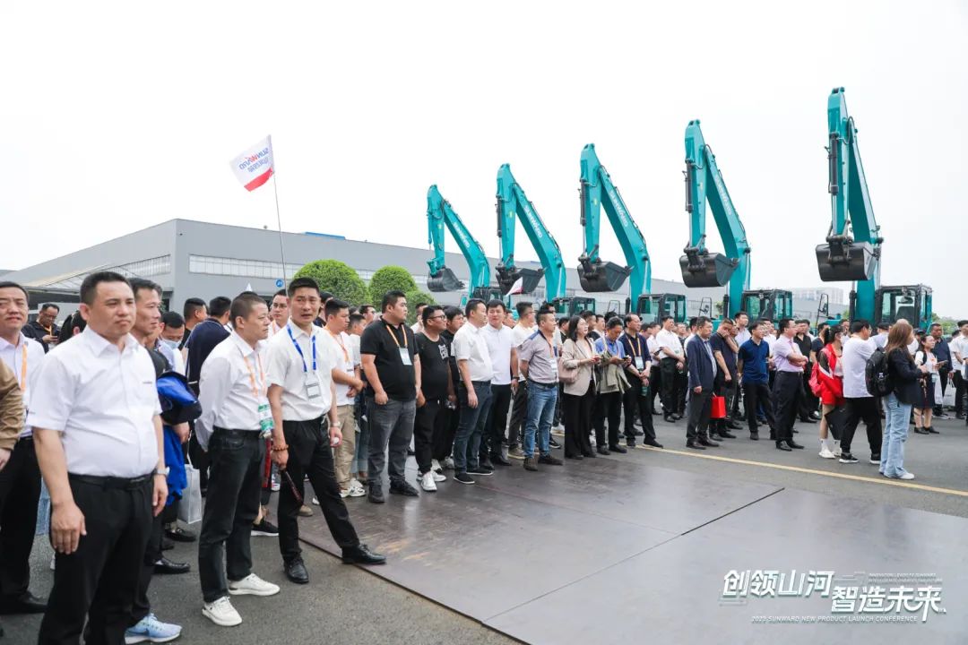 2023 CICEE | 全球工程机械盛会完美落幕！球友会体育-球友会体育（中国）官方在线
智能交出闪亮答卷