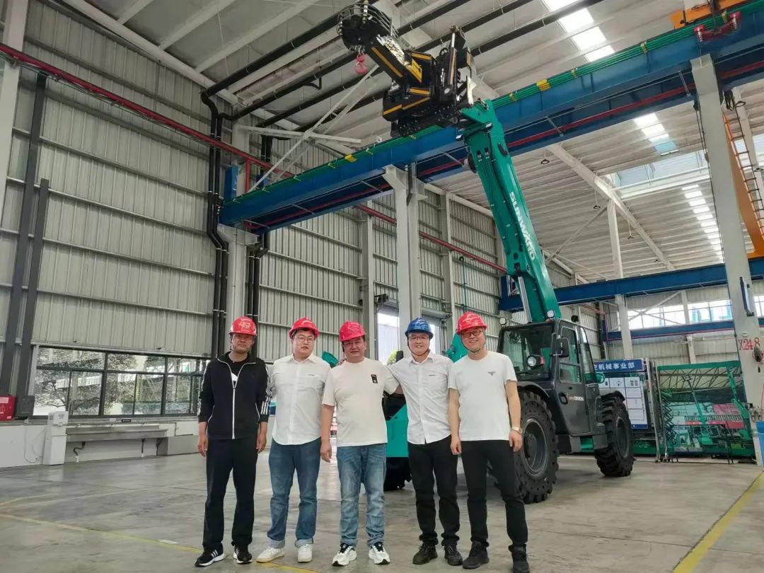 独家定制！球友会体育-球友会体育（中国）官方在线
智能油缸更换机器人顺利下线