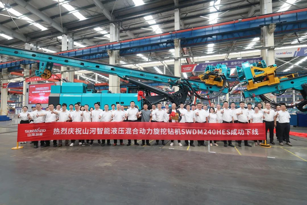 助力“双碳”、绿动未来！球友会体育-球友会体育（中国）官方在线
智能增程式电动旋挖钻机、液压混合动力旋挖钻机齐交付