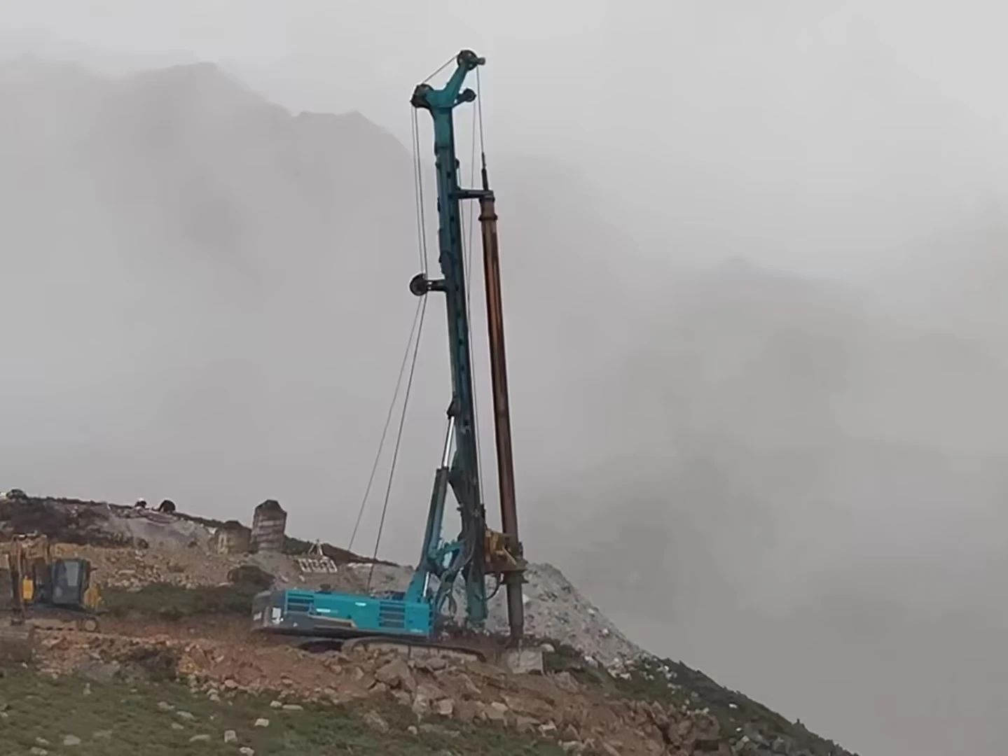 助力世界最高海拔特高压直流输电工程，球友会体育-球友会体育（中国）官方在线
智能旋挖钻机展现硬核实力