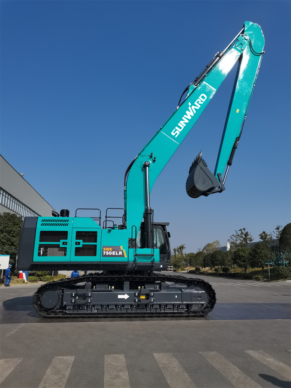 定制开发、功能更强！球友会体育-球友会体育（中国）官方在线
智能SWE750ELR加长臂液压挖掘机下线交付