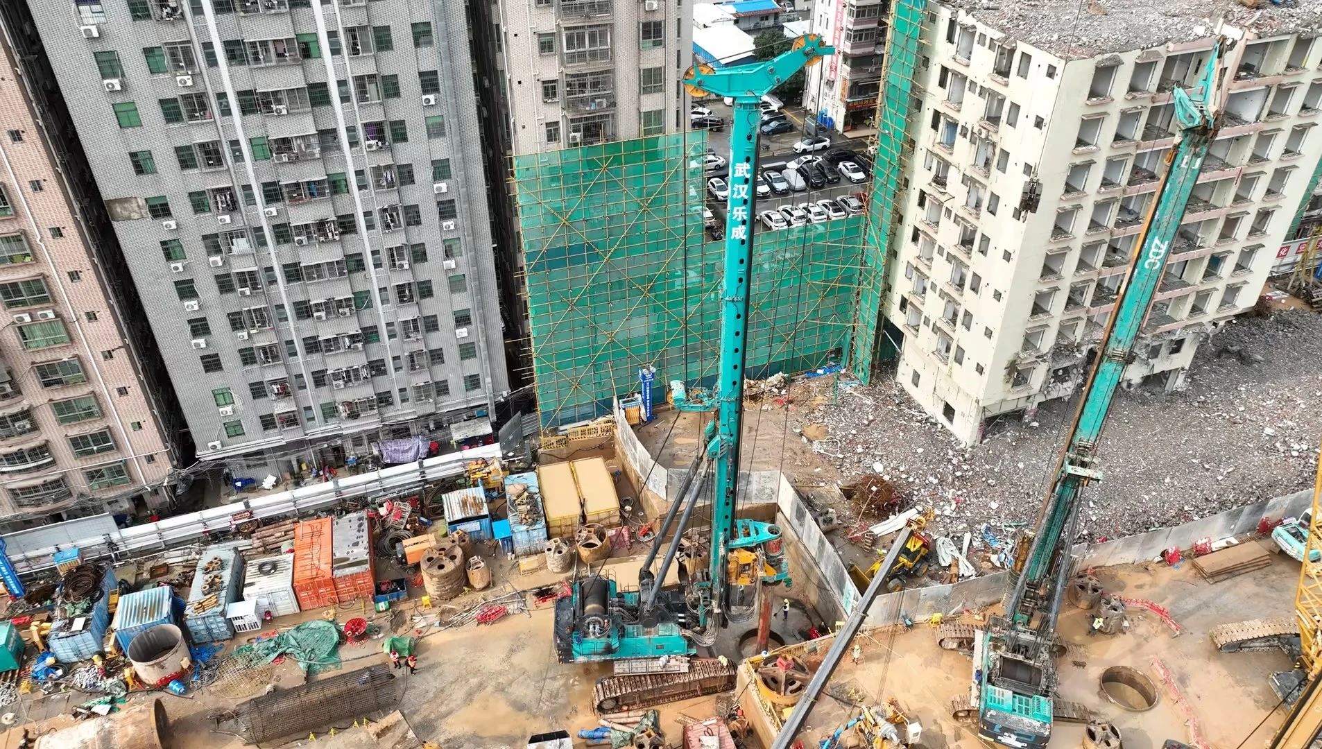性能突出,超强助力!球友会体育-球友会体育(中国)官方在线
智能旋挖钻机助力深圳地铁五和站施工