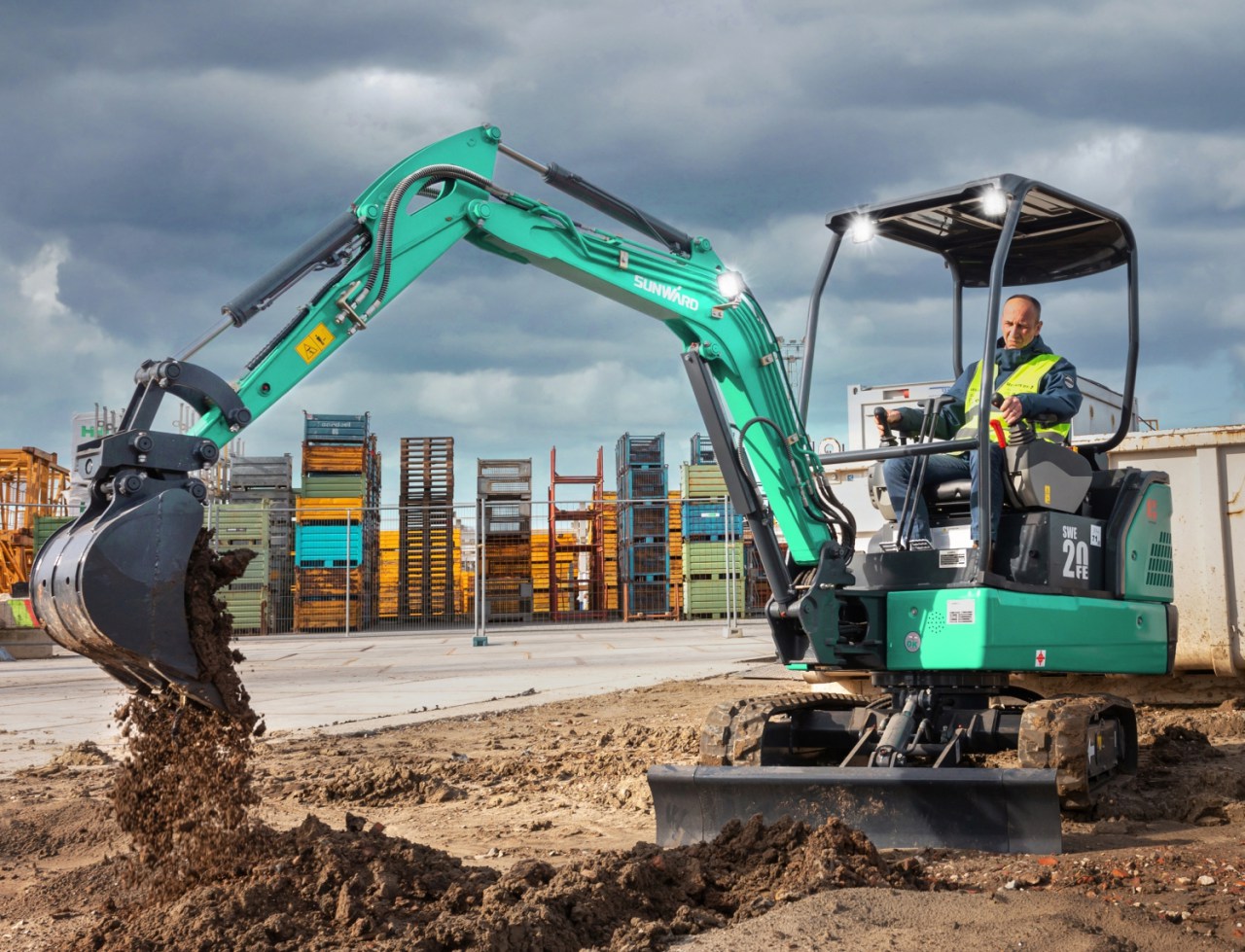 向新而行！球友会体育-球友会体育（中国）官方在线
智能电动挖掘机线上推介会成功举办