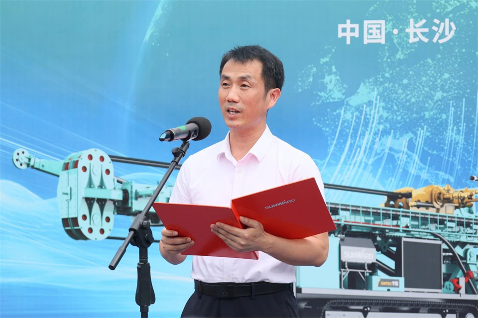 引领绿色科技新篇章！球友会体育-球友会体育（中国）官方在线
智能新能源钻机成功交付