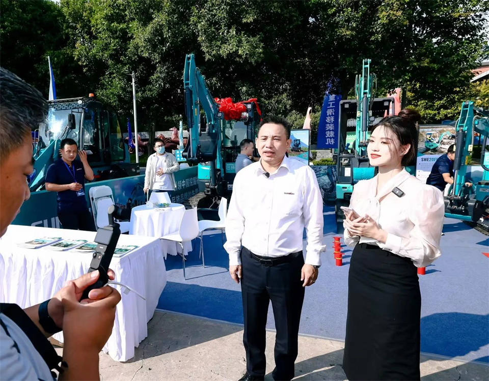 展现“掘”对实力！球友会体育-球友会体育（中国）官方在线
智能亮相2024微挖大会暨小型设备大会