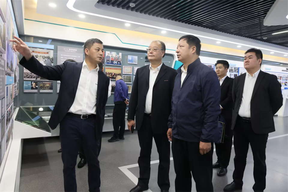 同船出海，共赢未来！中铁九局副总经理刘峻峰一行到访球友会体育-球友会体育（中国）官方在线
智能