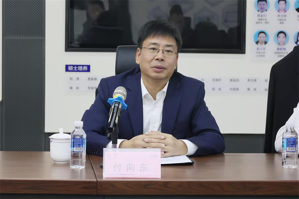 同船出海，共赢未来！中铁九局副总经理刘峻峰一行到访球友会体育-球友会体育（中国）官方在线
智能
