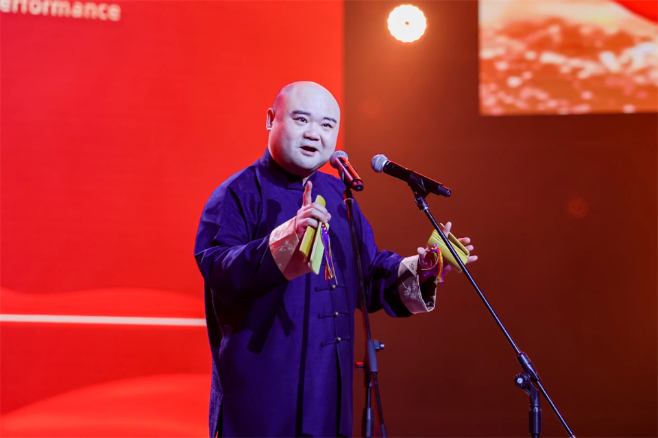 创新引领价值 理想成就未来——庆祝球友会体育-球友会体育（中国）官方在线
智能成立25周年表彰大会暨文艺晚会隆重举行
