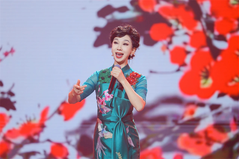 创新引领价值 理想成就未来——庆祝球友会体育-球友会体育（中国）官方在线
智能成立25周年表彰大会暨文艺晚会隆重举行