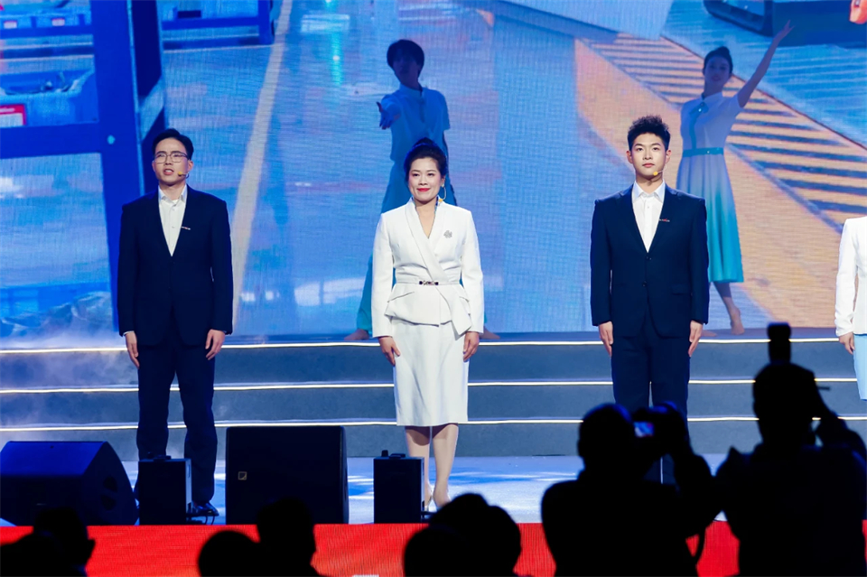 创新引领价值 理想成就未来——庆祝球友会体育-球友会体育（中国）官方在线
智能成立25周年表彰大会暨文艺晚会隆重举行