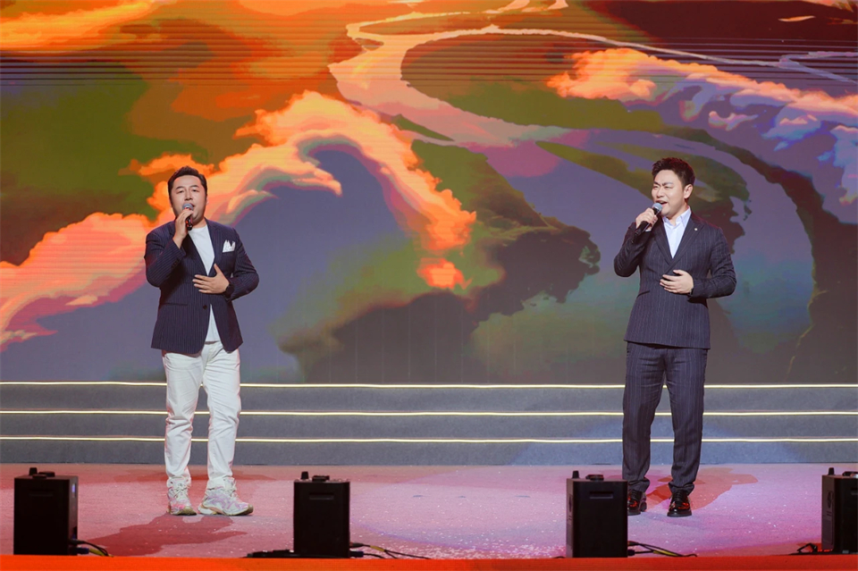 创新引领价值 理想成就未来——庆祝球友会体育-球友会体育（中国）官方在线
智能成立25周年表彰大会暨文艺晚会隆重举行