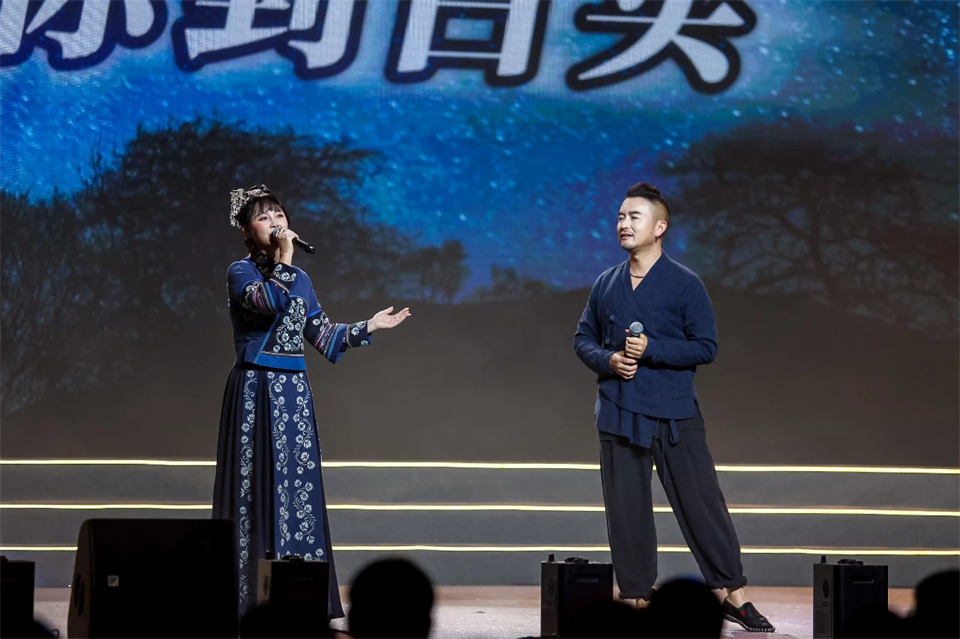 创新引领价值 理想成就未来——庆祝球友会体育-球友会体育（中国）官方在线
智能成立25周年表彰大会暨文艺晚会隆重举行