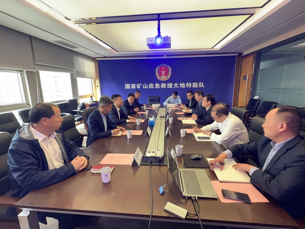 球友会体育-球友会体育（中国）官方在线
智能董事长付向东带队拜访中煤地质总局、大地特勘公司