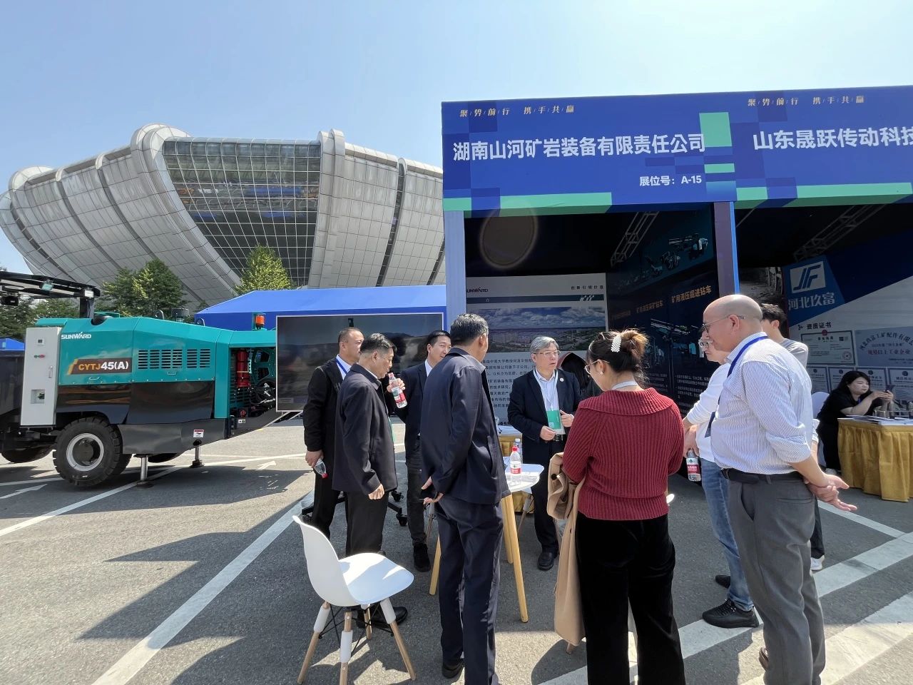 球友会体育-球友会体育(中国)官方在线
矿岩携井下掘进台车亮相苍南矿山井巷机械展