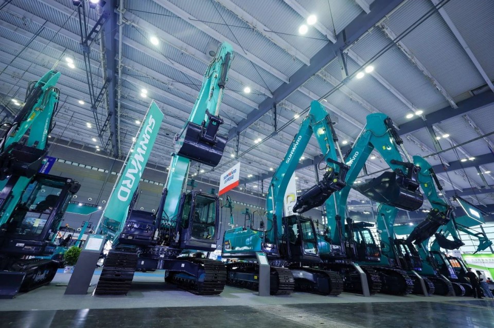 2025 CICEE | 从单一工具迈向多元化解决方案，球友会体育-球友会体育（中国）官方在线
智能呈现非凡挖掘机风采