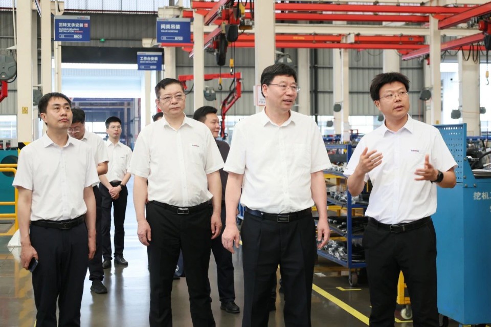 中国工程院院士、中南林业科技大学党委书记吴义强一行到球友会体育-球友会体育（中国）官方在线
智能开展访企拓岗活动