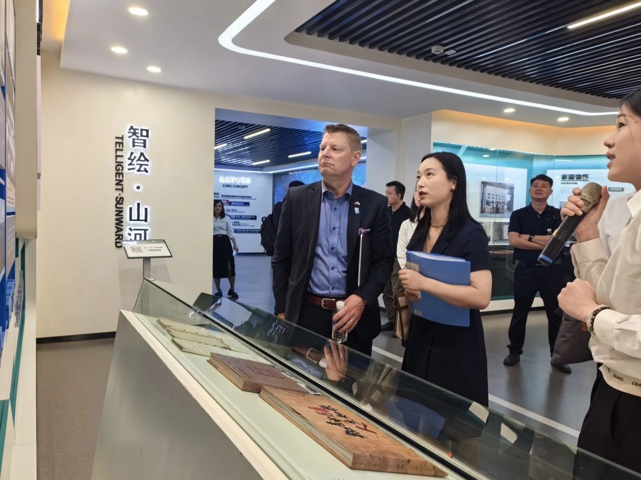 芬兰驻华大使馆商务参赞到访球友会体育-球友会体育（中国）官方在线
智能