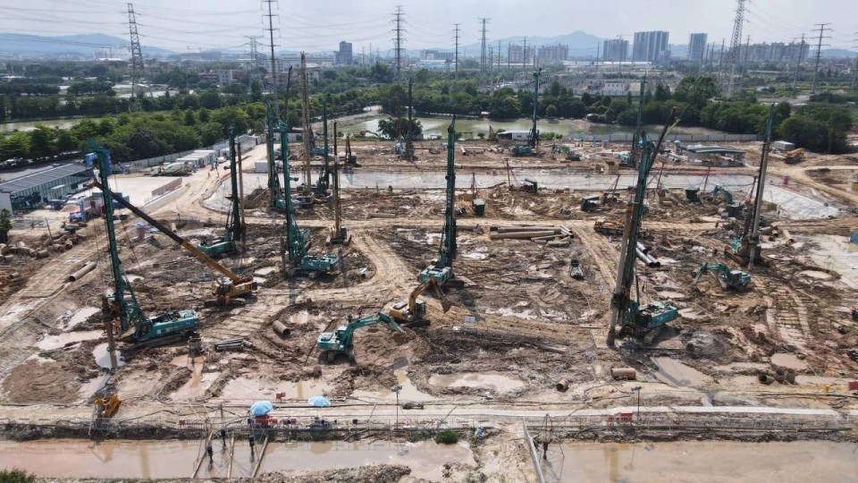 近20台“球友会体育-球友会体育（中国）官方在线
绿”装备实力集结，助力广佛西环工程建设跑出“加速度”