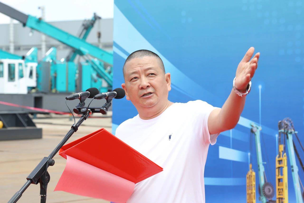 “破纪录王者”再出征！球友会体育-球友会体育（中国）官方在线
智能SWDM800旋挖钻机成功交机