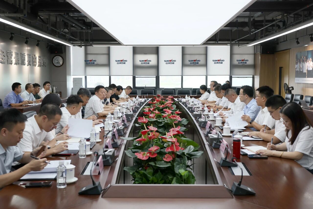 湖南省政协副主席、省工程机械产业链链长何寄华调研球友会体育-球友会体育（中国）官方在线
智能