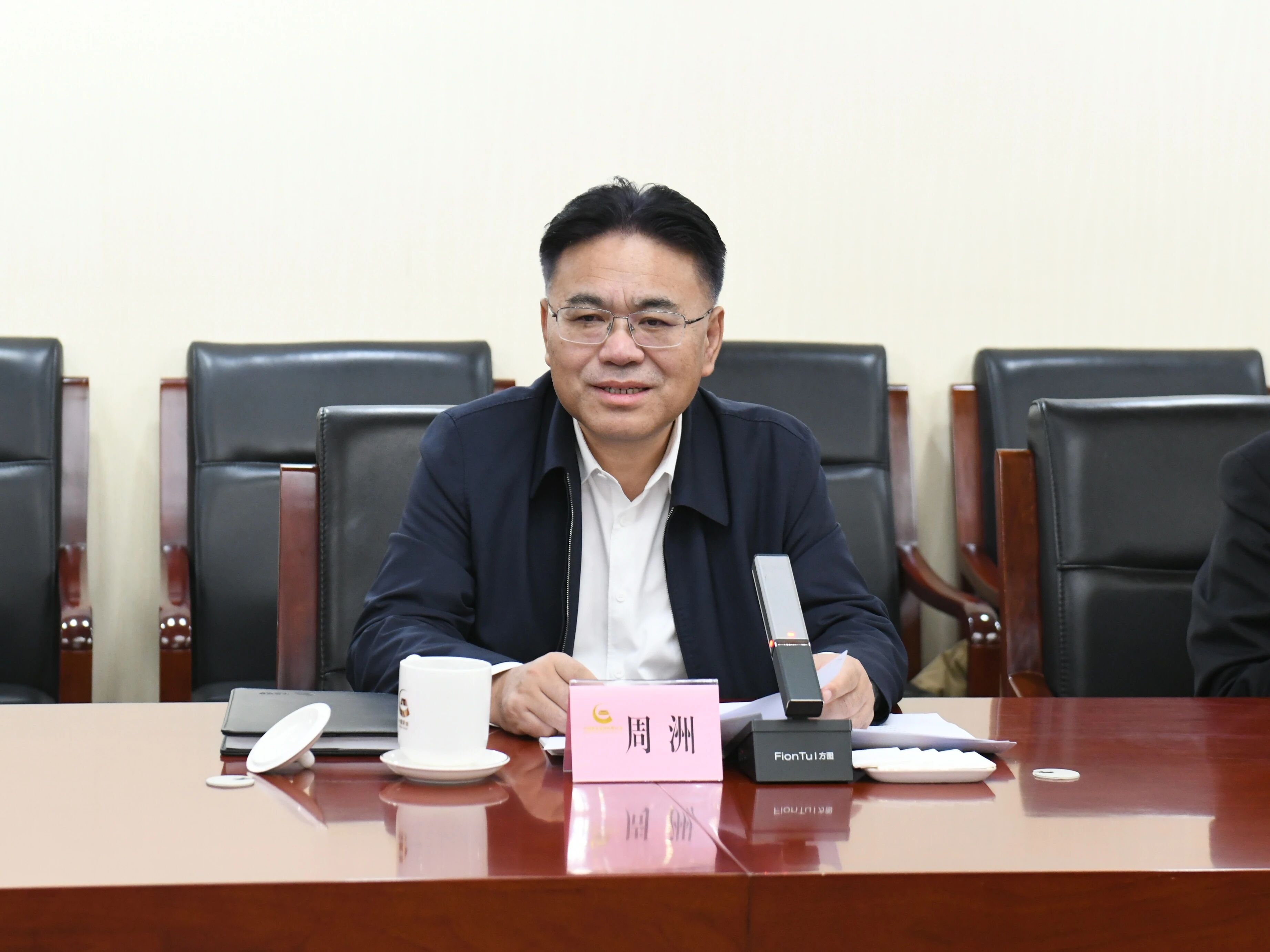 广州工控集团董事长景广军率球友会体育-球友会体育（中国）官方在线
智能团队到中国黄金集团拜访交流