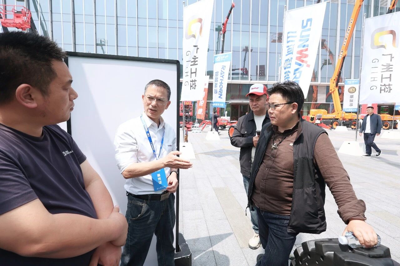球友会体育-球友会体育（中国）官方在线
智能亮相第十届全国高空作业平台租赁大会