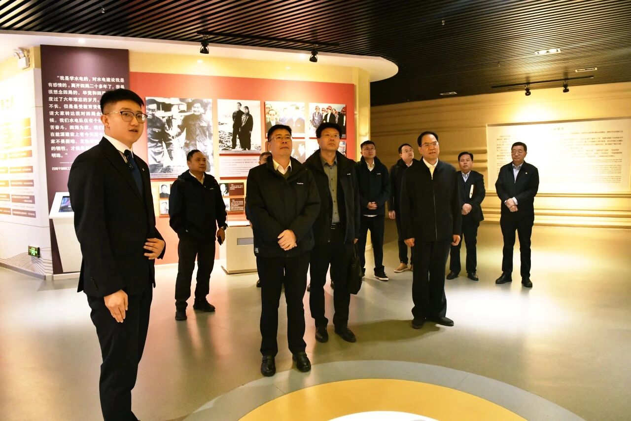 球友会体育-球友会体育（中国）官方在线
智能与中国水电四局座谈 深化合作促发展